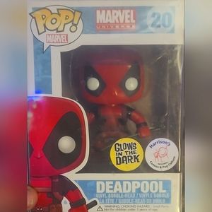 Funko Pop! Marvel Universe Deadpool #20 glow in the dark